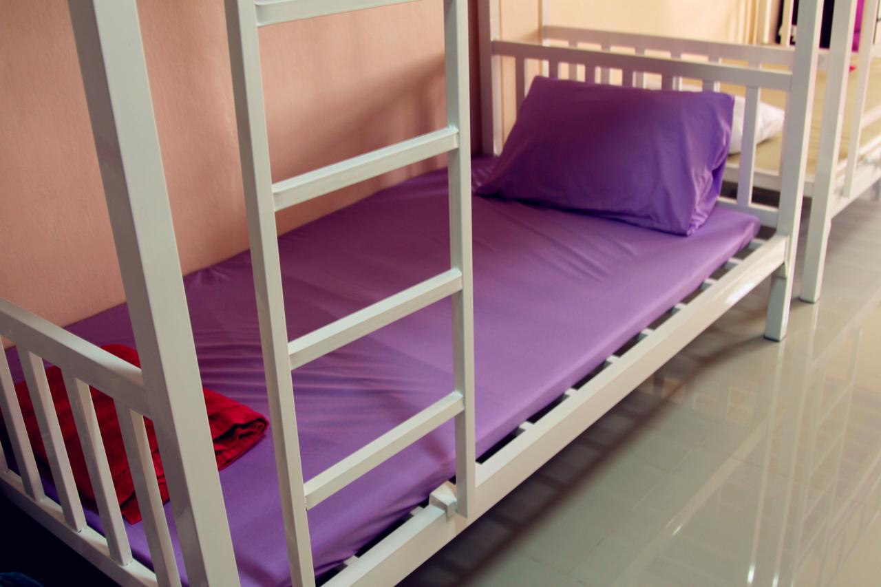 Small Elephant Hostel Bangkok Exterior foto